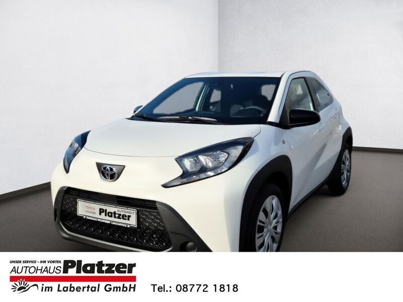 Weiss Neu 2025 Toyota Aygo Business Edition Kleinwagen | 16.480 € - Bild 1/4