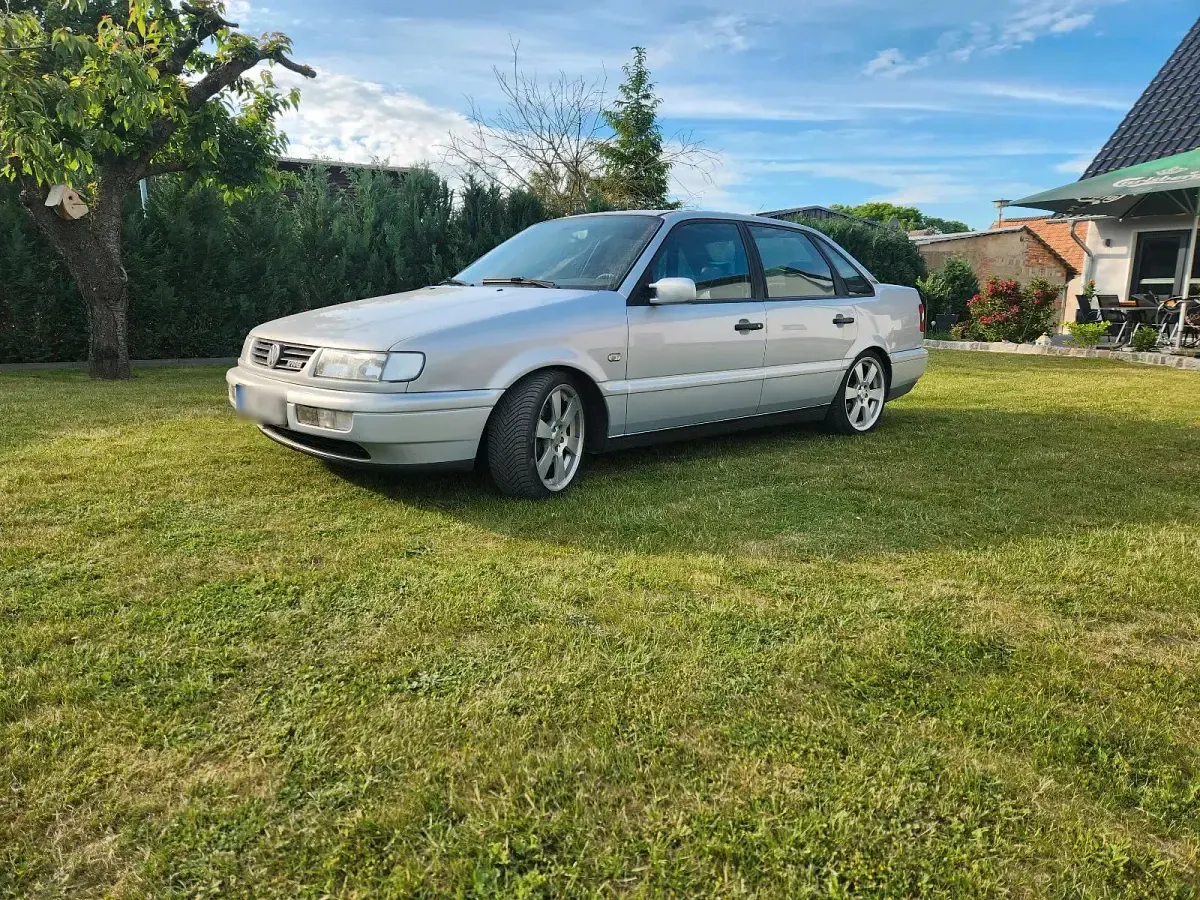 Gebraucht VW Passat 174 PS (127 kW) 1996 Silber Limousine