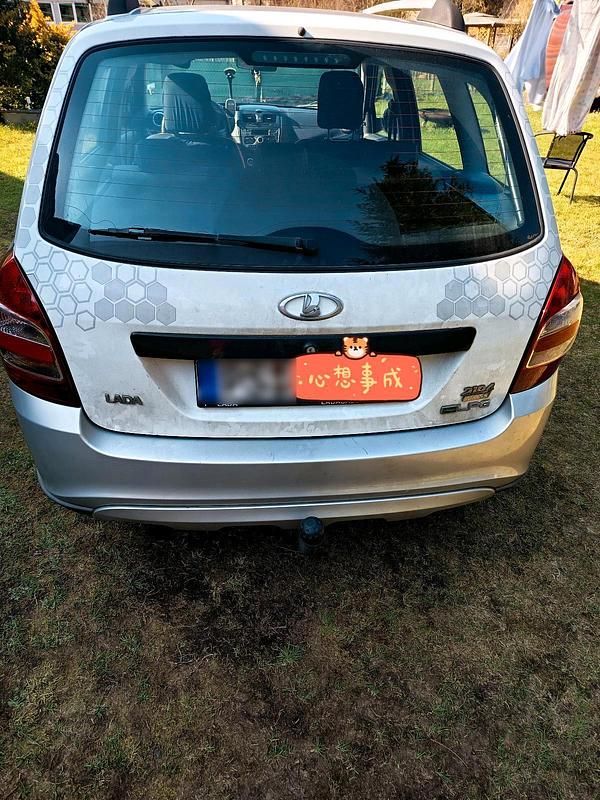 Gebraucht Lada Kalina 87 PS (63 kW) 2016 Silber Kleinwagen