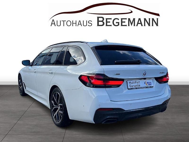 Gebraucht BMW 540 M Sport 340 PS (250 kW) 2023 Weiß Limousine