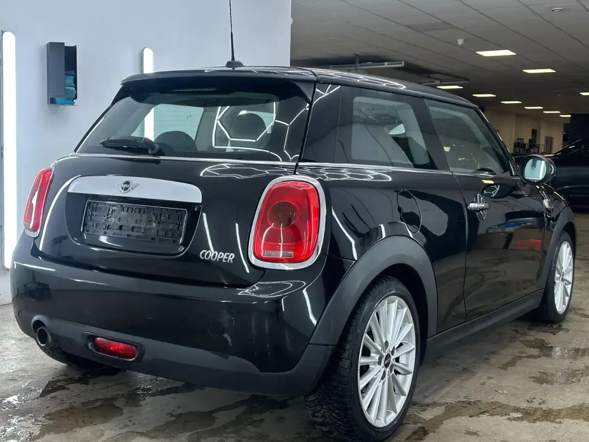Używany Mini Cooper 136 KM (100 kW) 2014 Czarny Hatchback