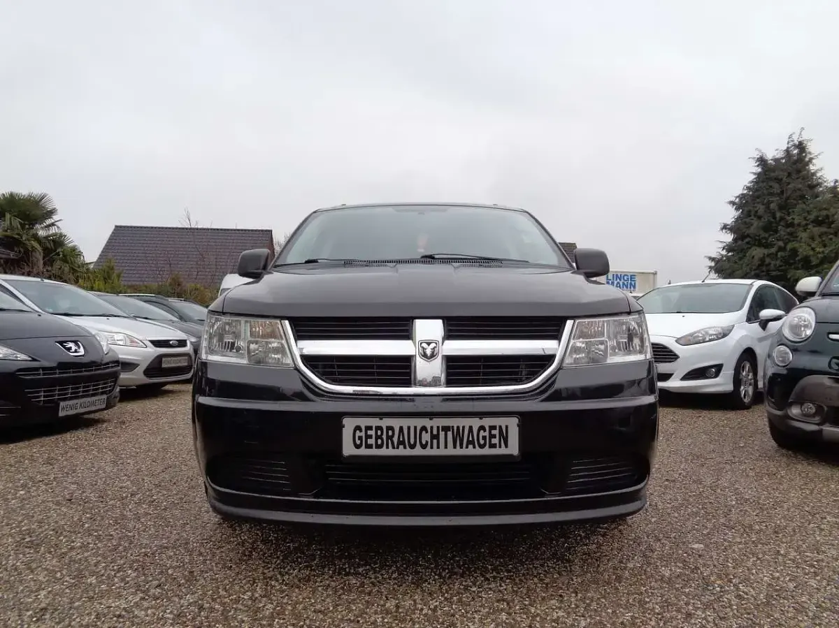 Gebraucht Dodge Journey SE 170 PS (125 kW) 2010 Brilliant black crystal pearl SUV