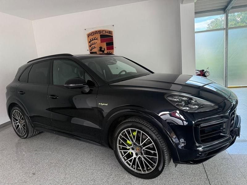 Schwarz Gebraucht 2022 Porsche Cayenne Sport SUV | 76.980 € (Guter Preis) - Bild 1/4