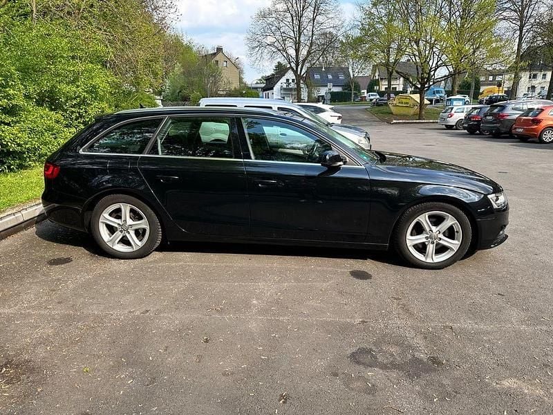 Gebraucht Audi A4 Ambiente 170 PS (125 kW) 2012 Schwarz Kombi