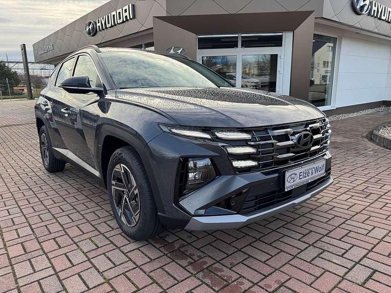 Neu Hyundai Tucson Select 160 PS (117 kW) 2025 Ecotronic grey SUV