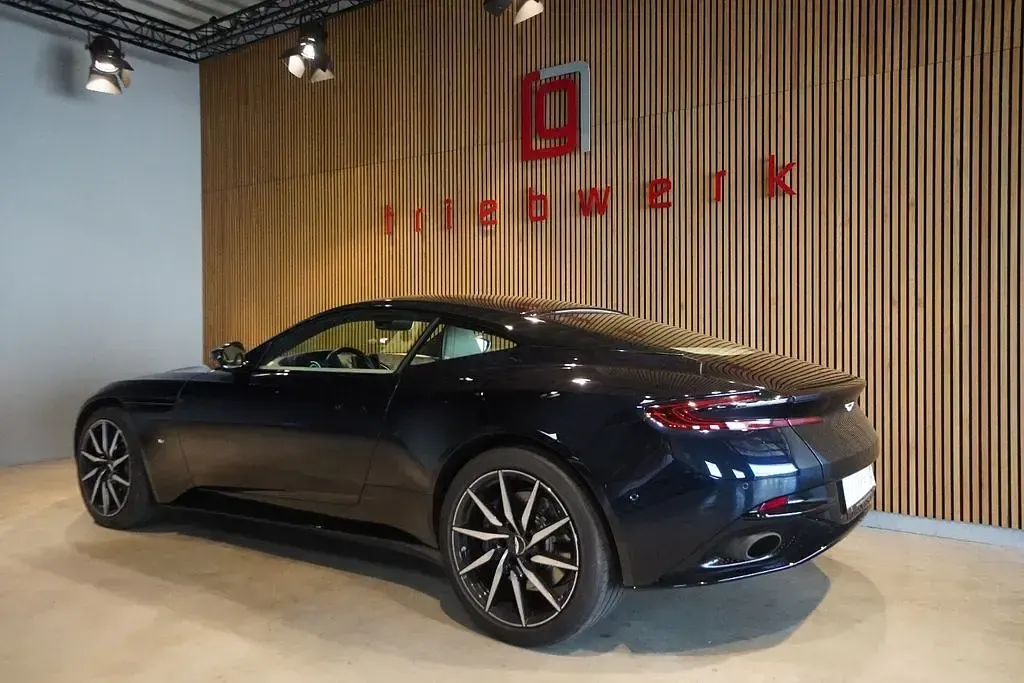 Gebraucht Aston Martin DB11 Launch Edition 608 PS (447 kW) 2017 Schwarz Coupé