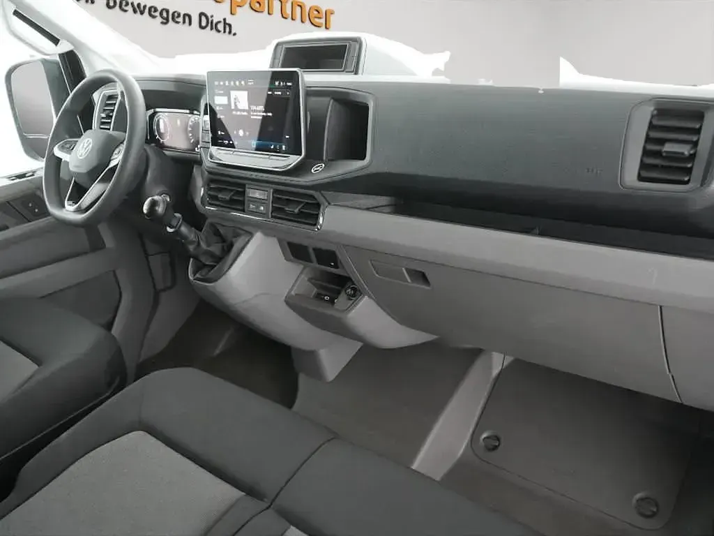 Gebraucht VW Crafter S 140 PS (102 kW) 2025 Deep black perleffekt Van