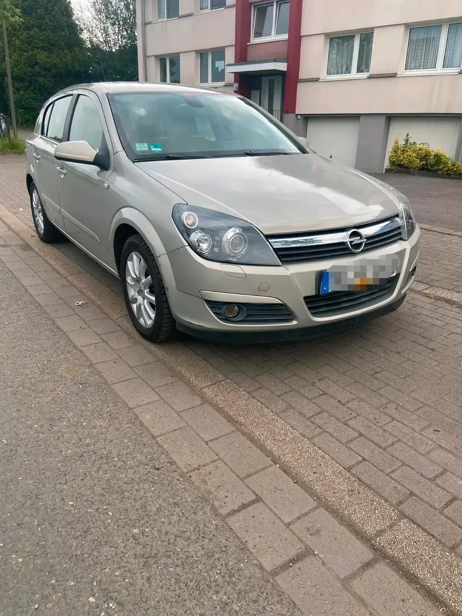 Gebraucht Opel Astra 125 PS (91 kW) 2007 Silber Kleinwagen