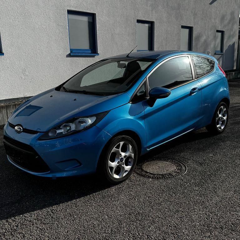 Gebraucht Ford Fiesta Trend 82 PS (60 kW) 2009 Blau Kleinwagen