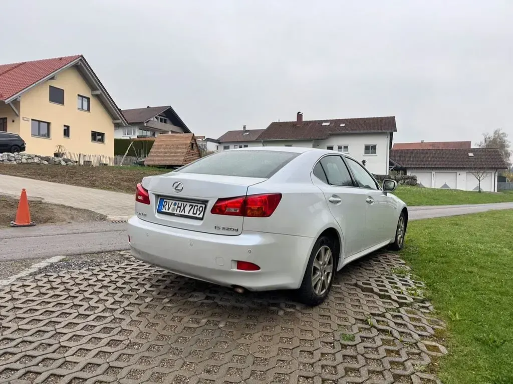 Second-hand Lexus IS220 177 CP (130 kW) 2007 Alb Berlinǎ