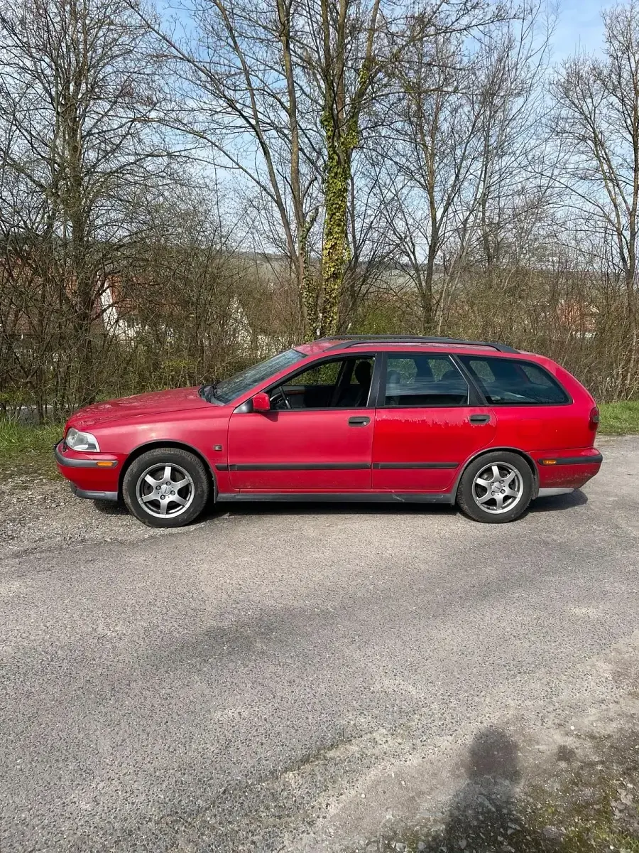 Gebraucht Volvo V40 163 PS (119 kW) 1999 Rot Kombi