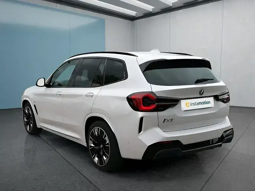 Gebraucht BMW iX3 Impressive 210 kW (286 PS) 2022 Weiß SUV