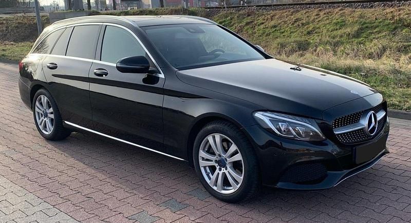 Gebraucht Mercedes C220 170 PS (125 kW) 2016 Schwarz Kombi