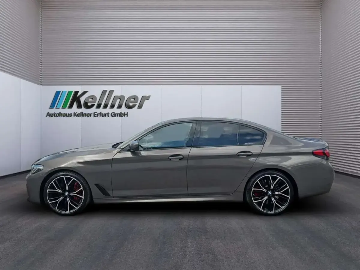 Gebraucht BMW 540 M Sport 340 PS (250 kW) 2023 Alvitgrau met. Kombi