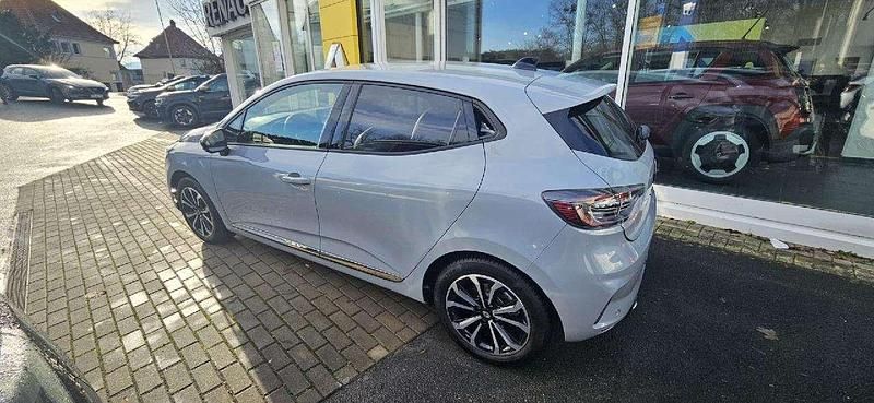 Gebraucht Renault Clio V Techno 91 PS (66 kW) 2024 Rafalegrau Limousine