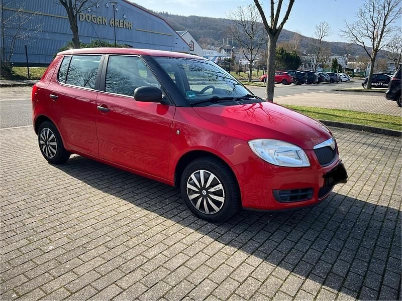 Gebraucht Skoda Fabia 60 PS (44 kW) 2010 Rot Kleinwagen
