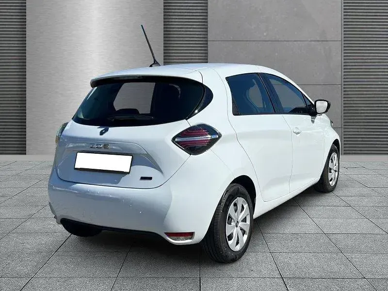 Używany Renault Zoe Equilibre 80 kW (109 KM) 2024 Biały Hatchback