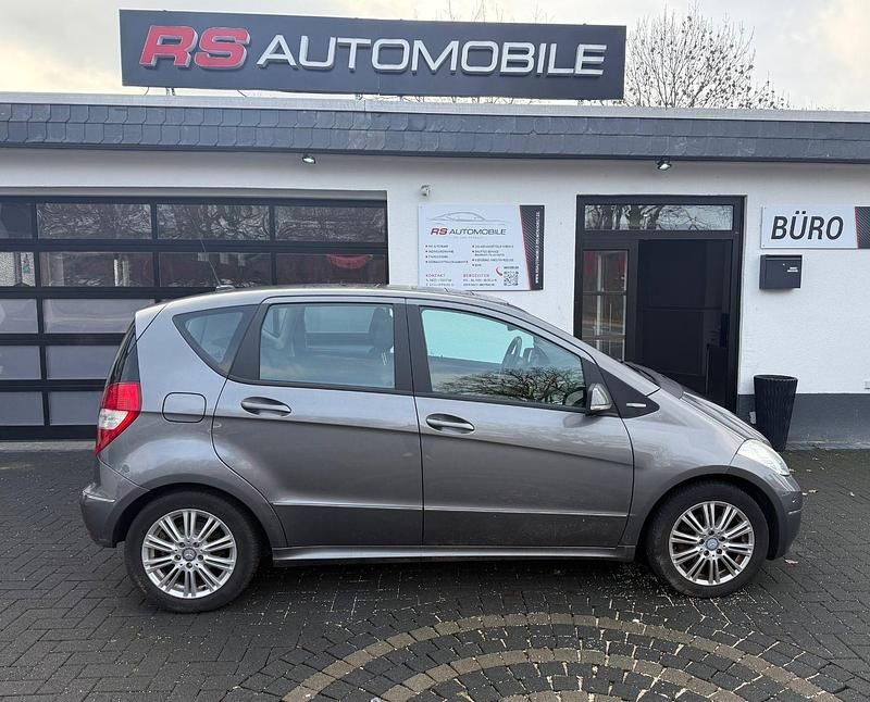Gebraucht Mercedes A180 116 PS (85 kW) 2010 Grau Kleinwagen