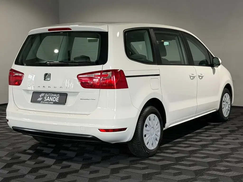 Używany Seat Alhambra Reference 150 KM (110 kW) 2012 Biały Minivan