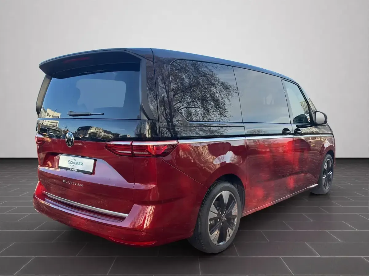 Second-hand VW Multivan 150 CP (110 kW) 2026 Roșu Monovolum