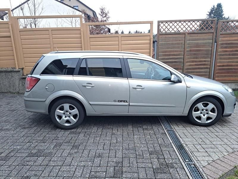 Gebraucht Opel Astra 170 PS (125 kW) 2006 Grau Kombi