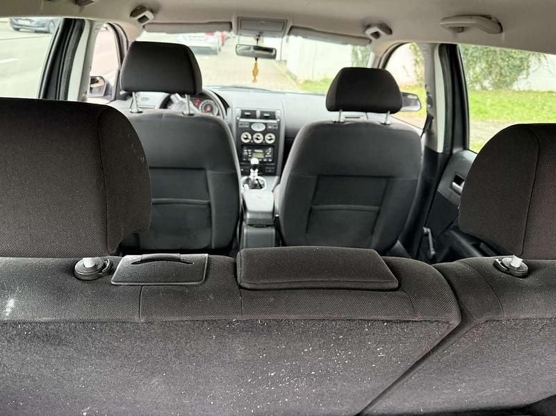 Używany Ford Mondeo Ambiente 110 KM (80 kW) 2002 Srebrny Kombi