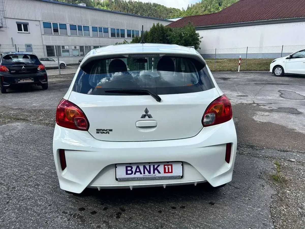 Gebraucht Mitsubishi Space Star Select 71 PS (52 kW) 2023 Islandweiss (s) Kleinwagen