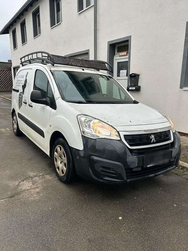 Weiß Gebraucht 2015 Peugeot Partner Van | 4.900 € (Superpreis) - Bild 1/4