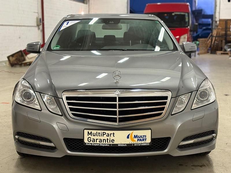 Second-hand Mercedes E200 184 CP (135 kW) 2010 Argintiu Berlinǎ