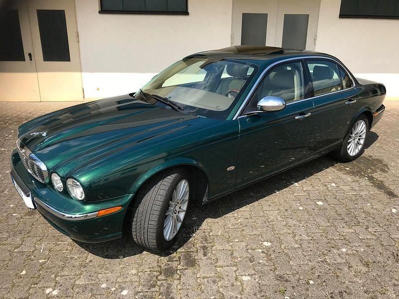 Grün Gebraucht 2006 Jaguar XJ6 Executive Limousine | 15.500 € - Bild 1/4