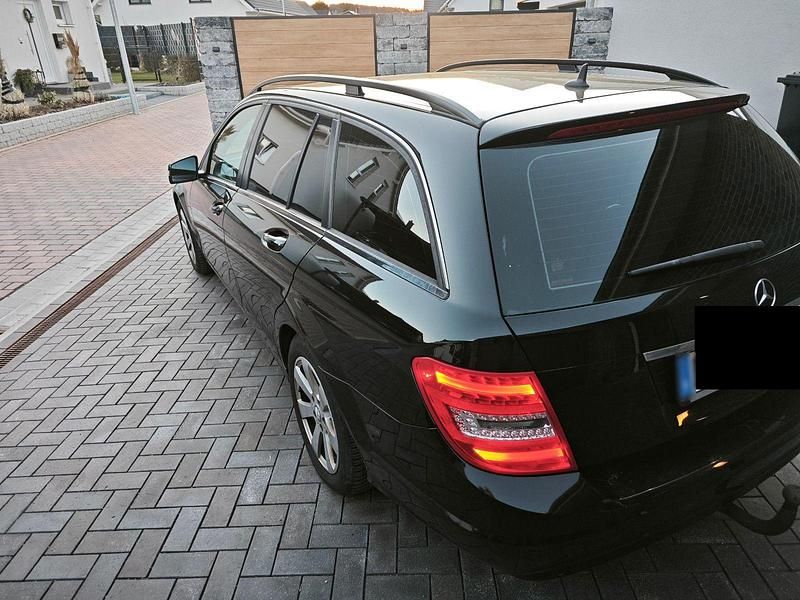 Gebraucht Mercedes C200 136 PS (100 kW) 2013 Schwarz Kombi