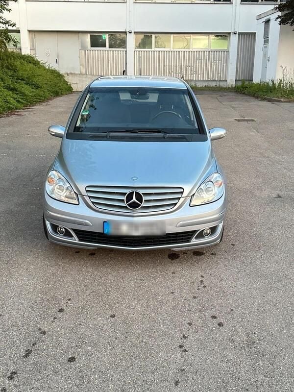 Blau Gebraucht 2005 Mercedes B200 Van / Kleinbus | 6.100 € (Teuer) - Bild 1/4