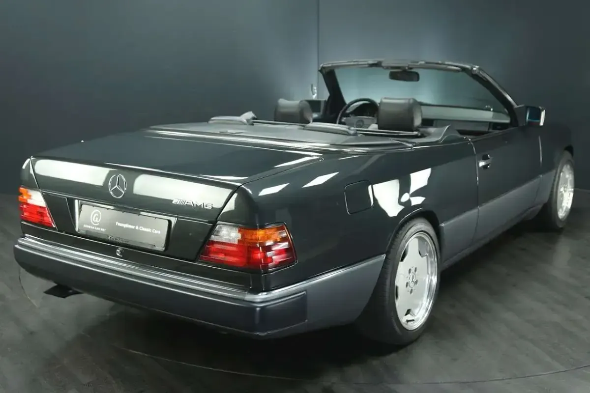 Gebraucht Mercedes 300 AMG 252 PS (185 kW) 1993 Blauschwarzmetallic 199 Cabrio