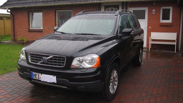 Schwarz metallic Gebraucht 2008 Volvo XC90 Momentum SUV | 27.500 € - Bild 1/4
