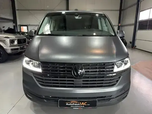 Gebraucht VW Multivan Highline 199 PS (146 kW) 2020 Grau Van / Kleinbus