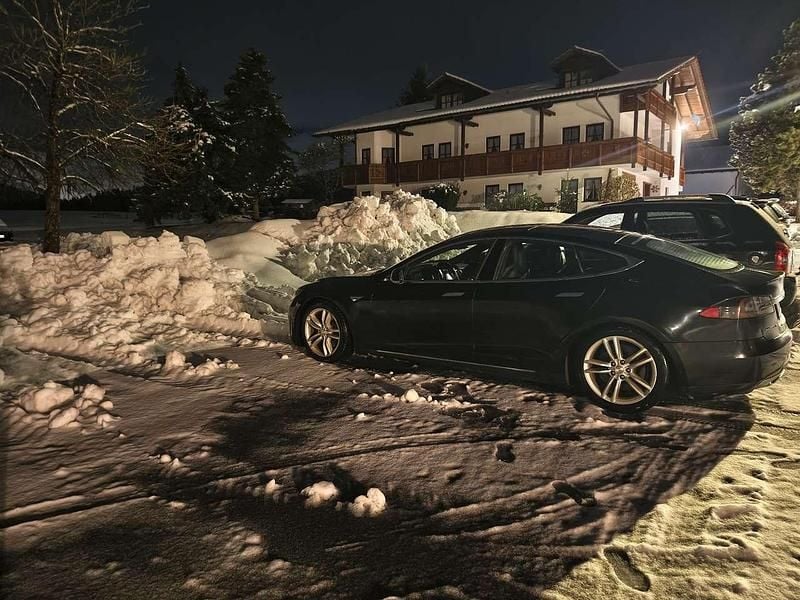 Gebraucht Tesla Model S 244 kW (332 PS) 2015 Schwarz Kleinwagen