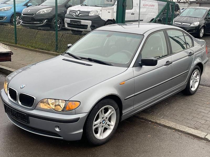 Grau Gebraucht 2004 BMW 316 Lifestyle Limousine | 2.999 € (Teuer) - Bild 1/4