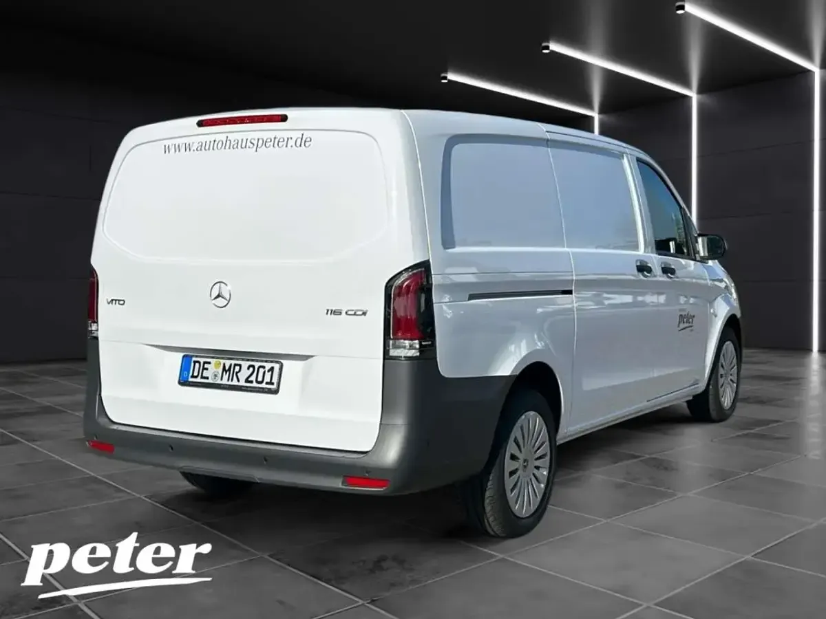Gebraucht Mercedes Vito 163 PS (119 kW) 2026 Arktikweiß Van