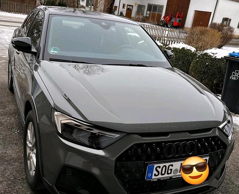 Grau Gebraucht 2023 Audi A1 S-Line Kleinwagen | 25.999 € (Fairer Preis) - Bild 1/4