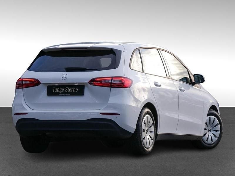 Gebraucht Mercedes B180 136 PS (100 kW) 2022 Weiß Van / Kleinbus
