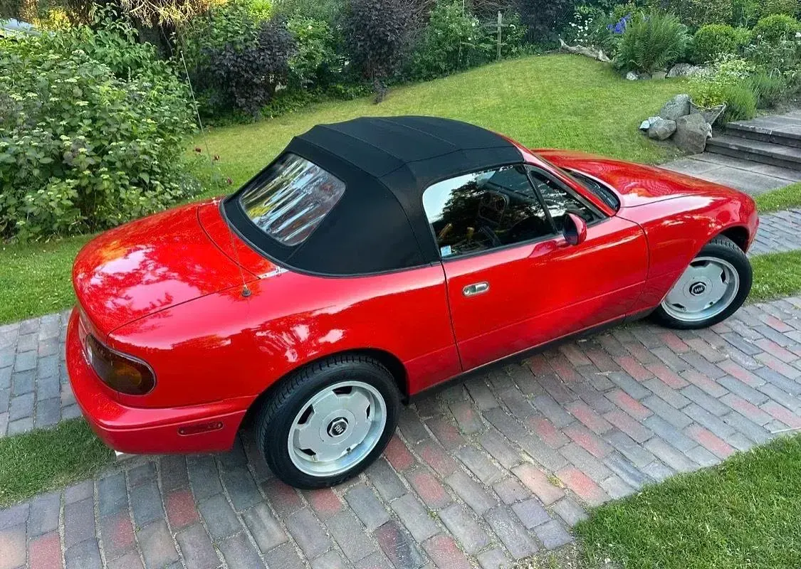 Gebraucht Mazda 2 115 PS (84 kW) 1989 Rot Cabrio
