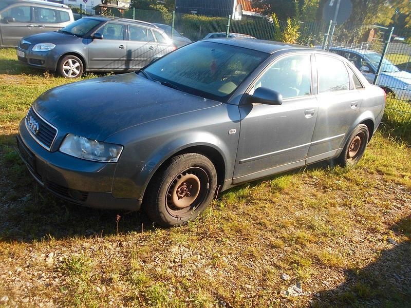 Gebraucht 2001 Audi A4 Limousine | 650 € (Superpreis) - Bild 1/4