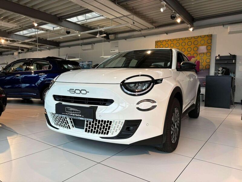 Weiss Neu 2024 Fiat 600 Kleinwagen | 25.934 € (Fairer Preis) - Bild 1/4