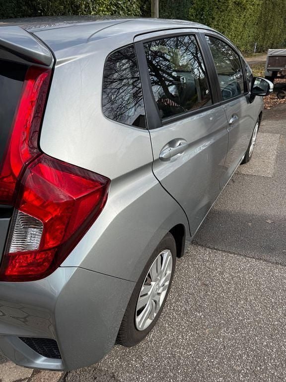 Gebraucht Honda Jazz Trend 102 PS (75 kW) 2017 Grau Kleinwagen