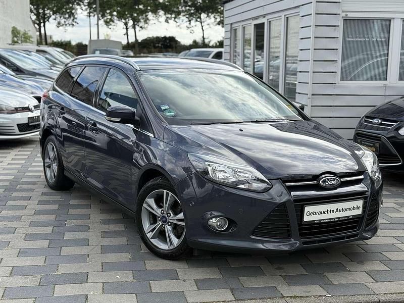 Blau Gebraucht 2014 Ford Focus Titanium Kombi | 3.999 € (Guter Preis) - Bild 1/4