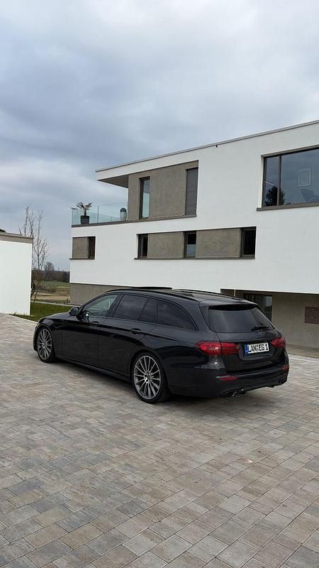 Gebraucht Mercedes E220 AMG 200 PS (147 kW) 2023 Kombi