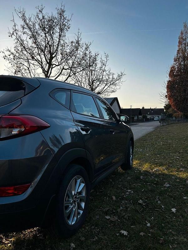 Gebraucht Hyundai Tucson Trend 141 PS (103 kW) 2018 Grau SUV