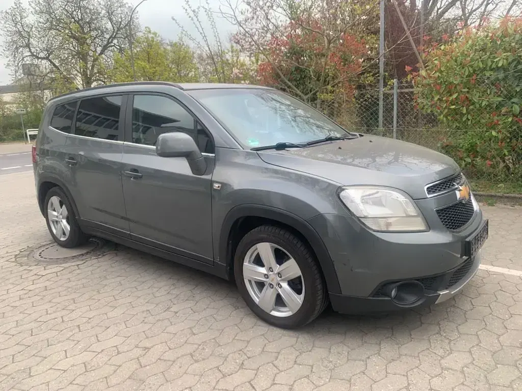 Gebraucht Chevrolet Orlando LTZ 163 PS (119 kW) 2011 Grau Van / Kleinbus