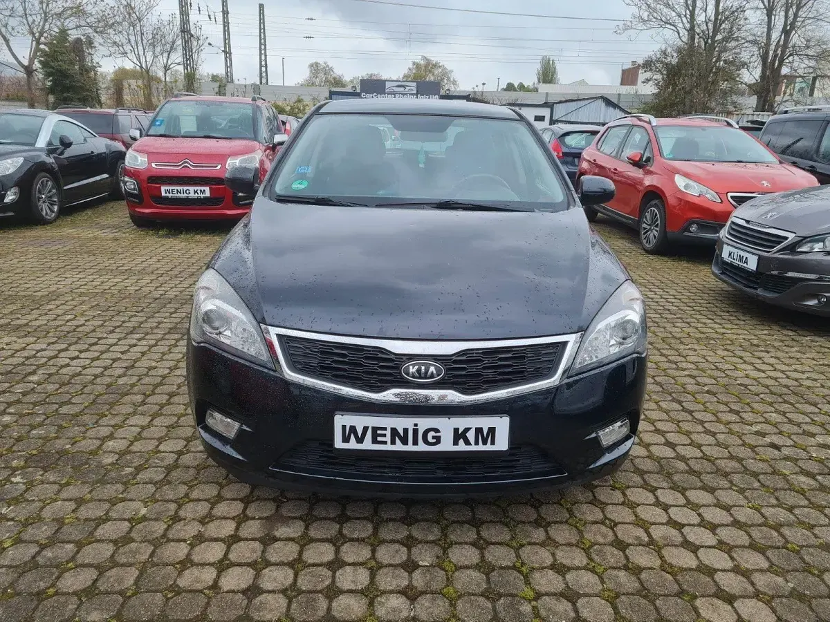 Gebraucht Kia Ceed Attract 90 PS (66 kW) 2011 Schwarz Kleinwagen