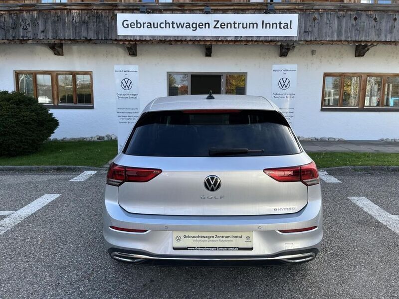 Gebraucht VW Golf VIII Style 204 PS (150 kW) 2021 Silber Kleinwagen